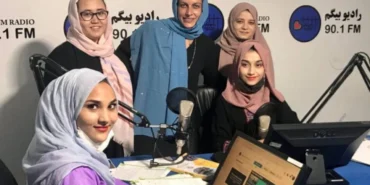 afganistandaki-tek-kadin-radyosu-kapatildi-zayh