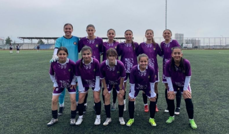 Diyarbakır Büyükşehir Belediyesi Kadın Futbol Takımı, Play-Off’a kaldı